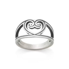 Traced Lines Heart Ring