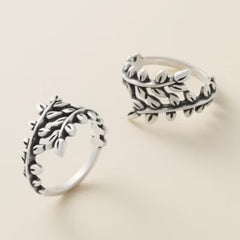 Delicate Vines Ring